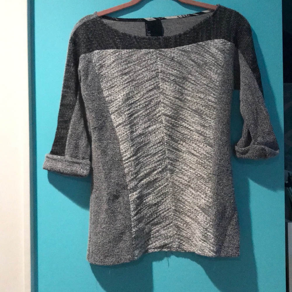 Urban Outfitters 1/2sleeve sweater